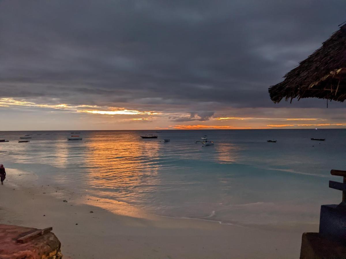 Mkadi Beach House Otel Nungwi Dış mekan fotoğraf