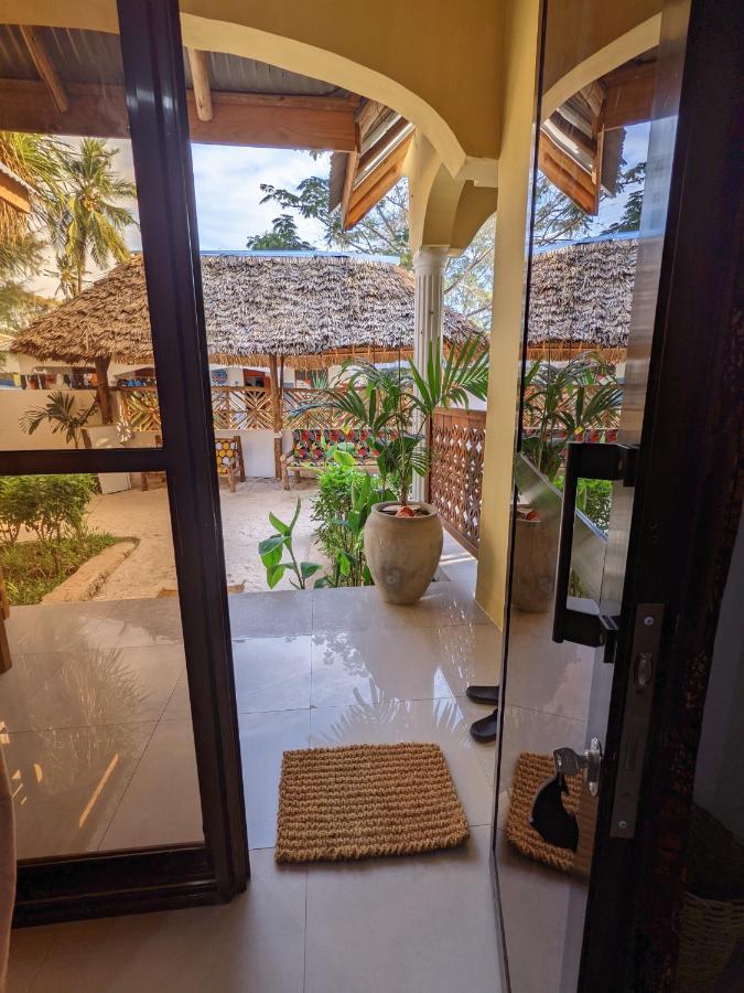 Mkadi Beach House Otel Nungwi Dış mekan fotoğraf