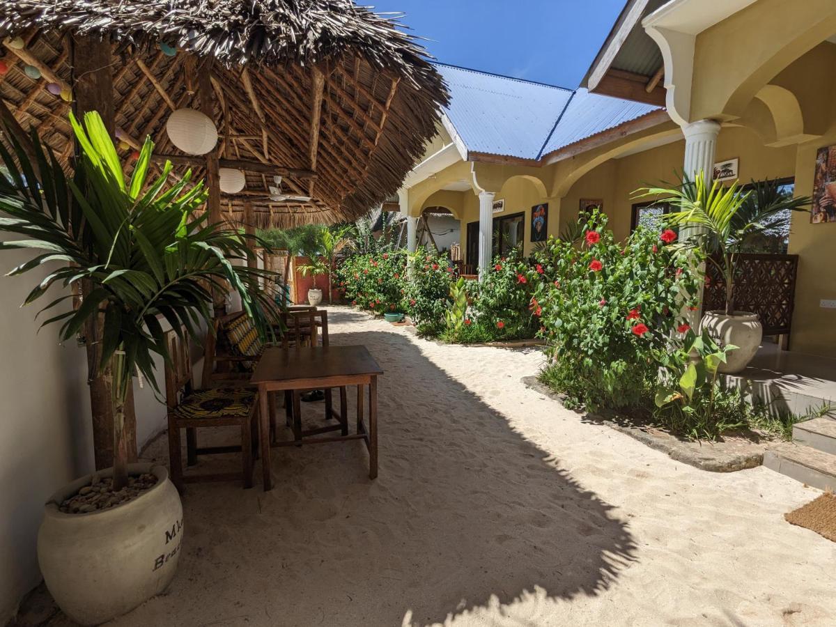 Mkadi Beach House Otel Nungwi Dış mekan fotoğraf